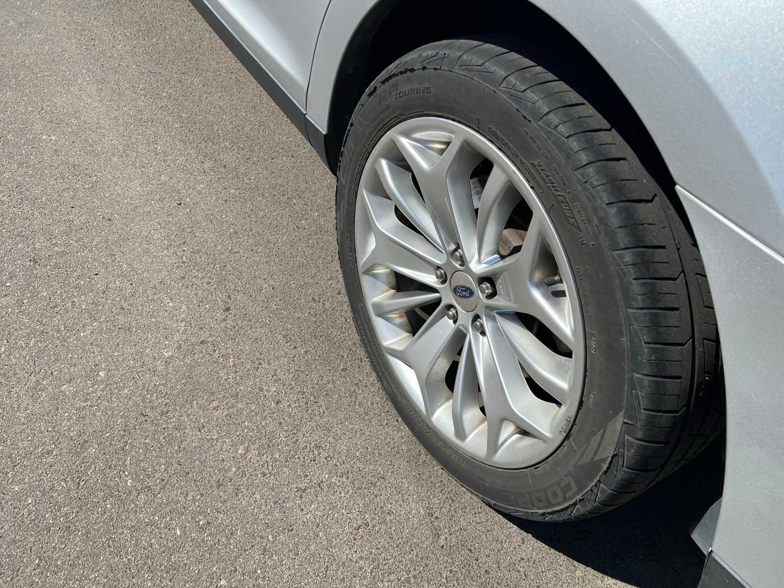 Thumbnail: 2019 Ford Taurus - 17