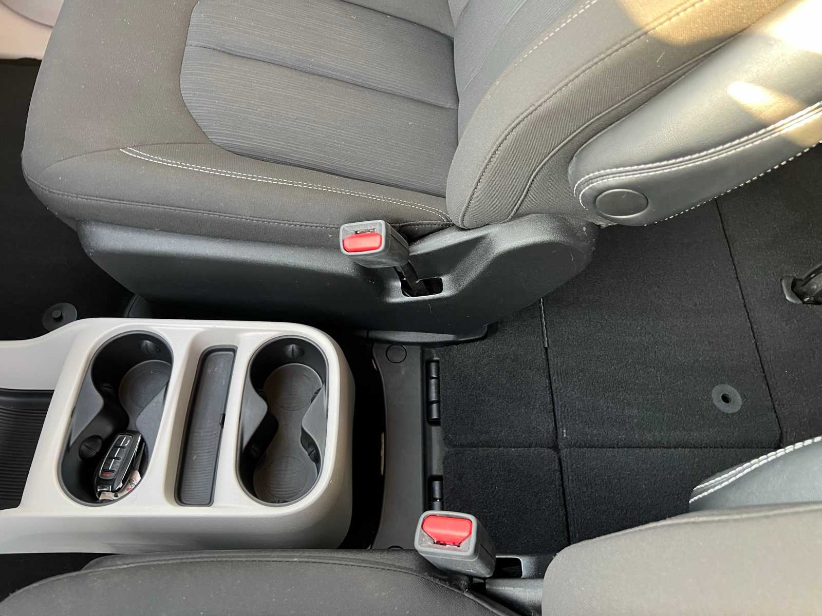 Thumbnail: 2023 Chrysler Voyager - 39