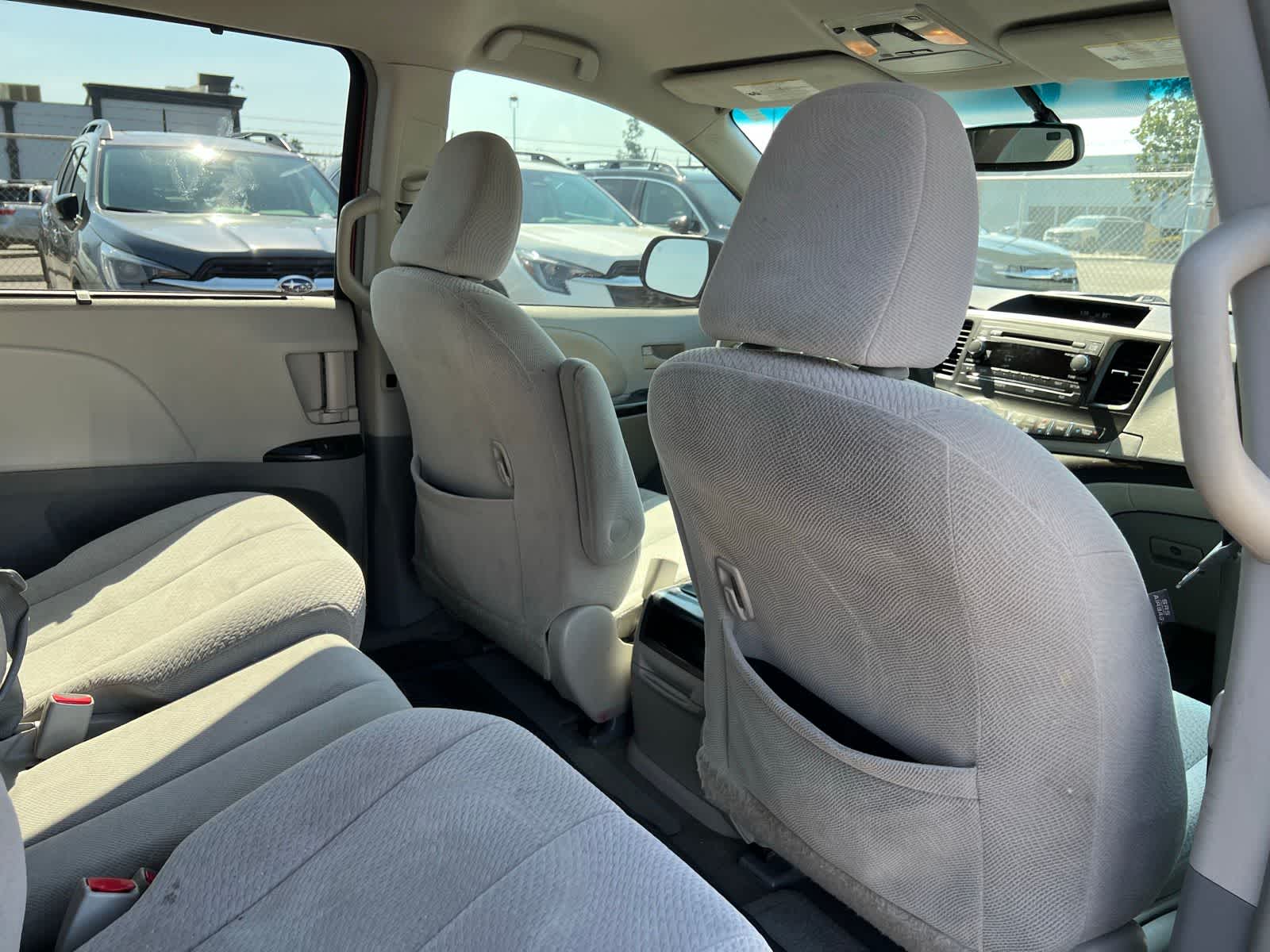 Thumbnail: 2014 Toyota Sienna - 20