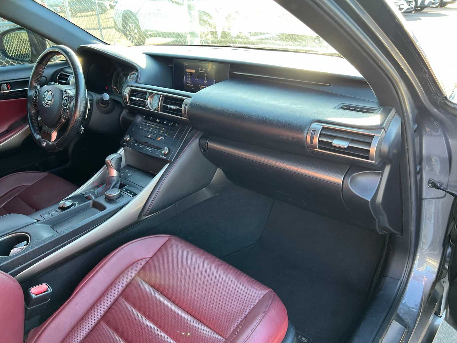Thumbnail: 2015 Lexus IS - 24