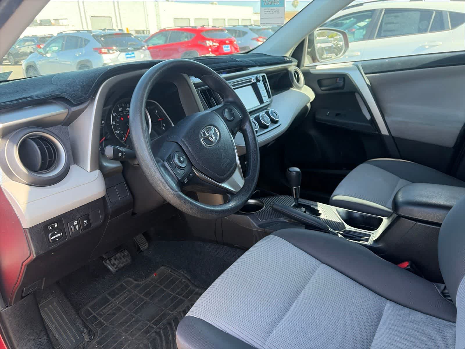 Thumbnail: 2014 Toyota RAV4 - 24