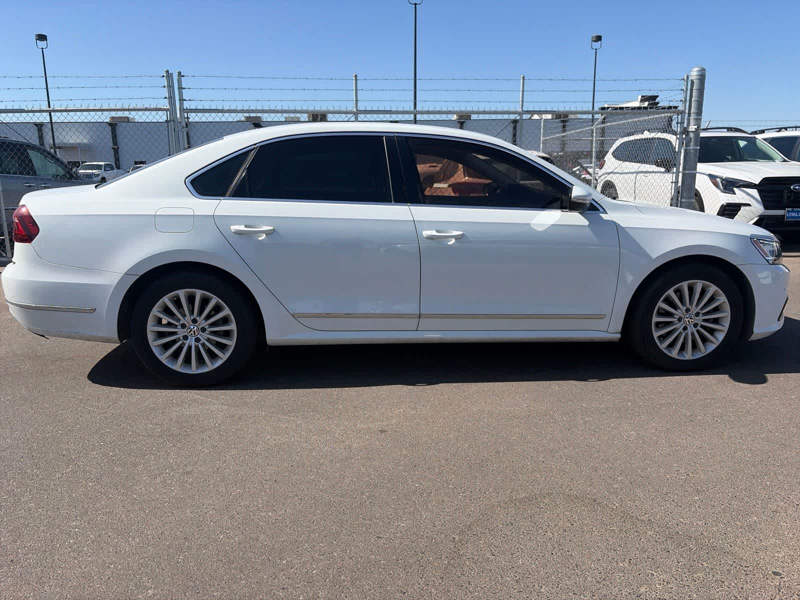 Thumbnail: 2017 Volkswagen Passat - 7