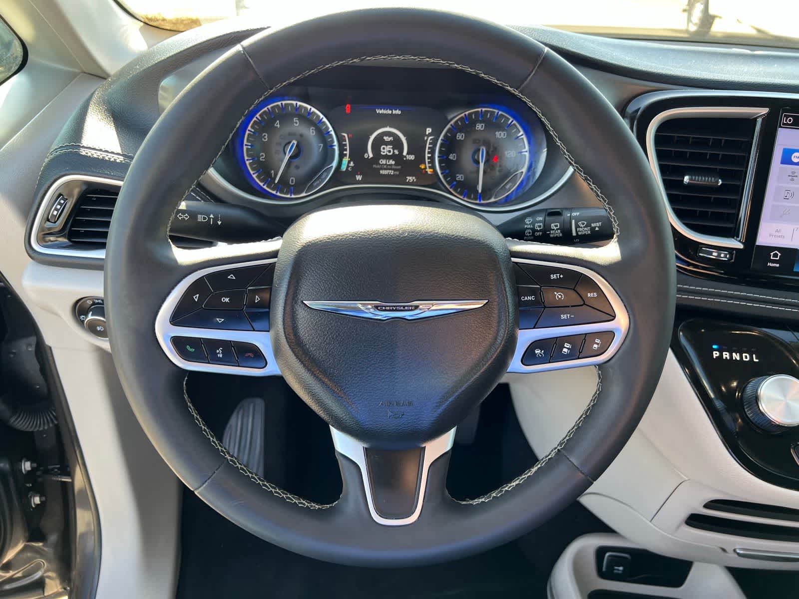 Thumbnail: 2023 Chrysler Pacifica - 34