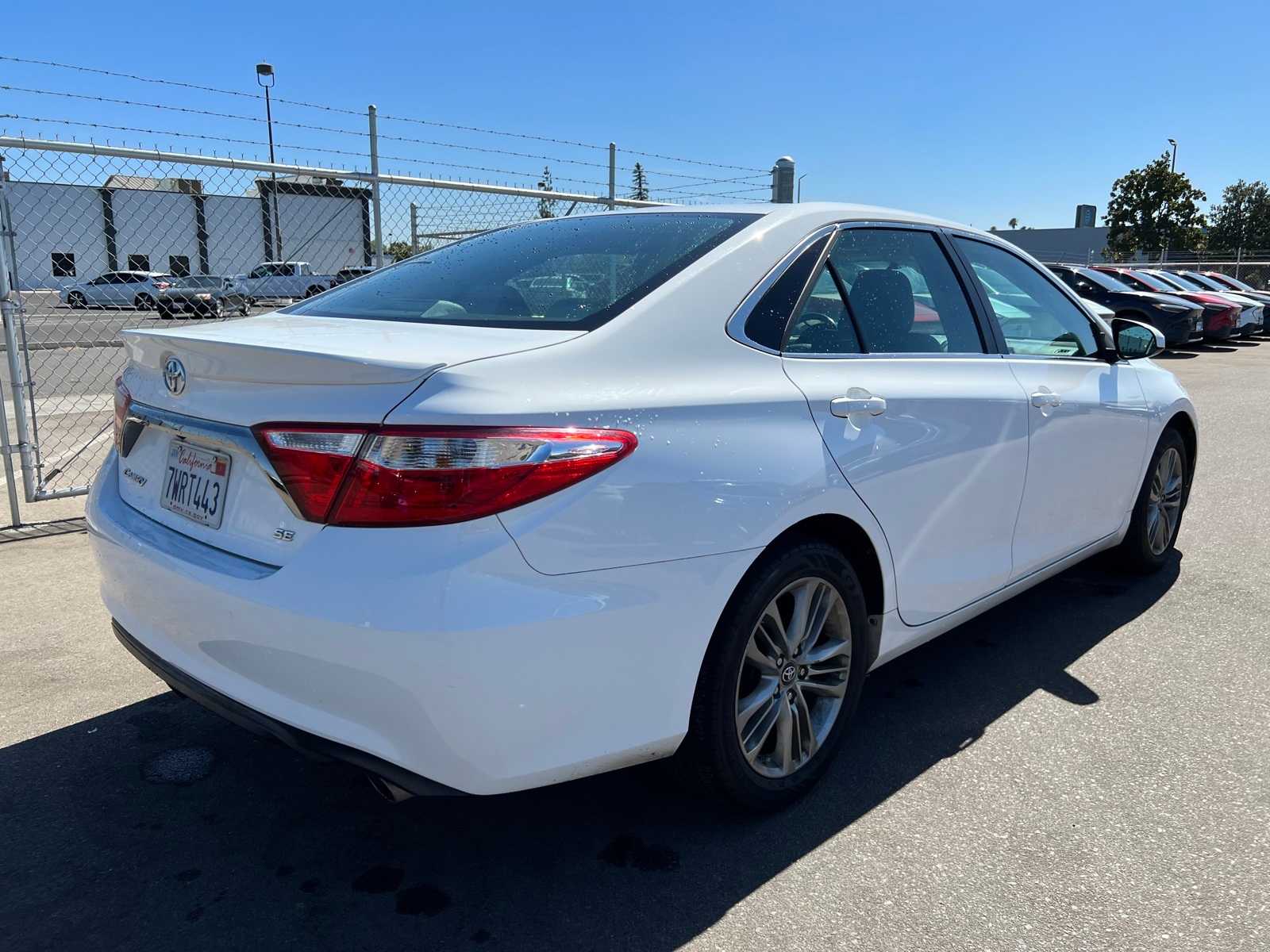 Thumbnail: 2016 Toyota Camry - 9