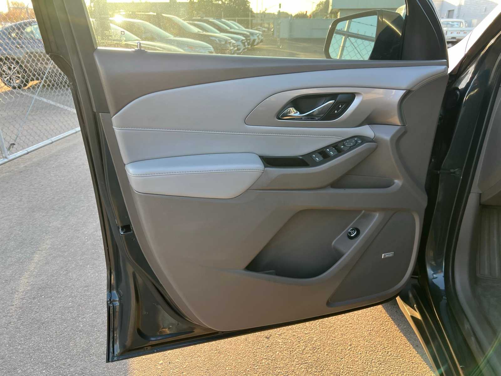 Thumbnail: 2019 Chevrolet Traverse - 16