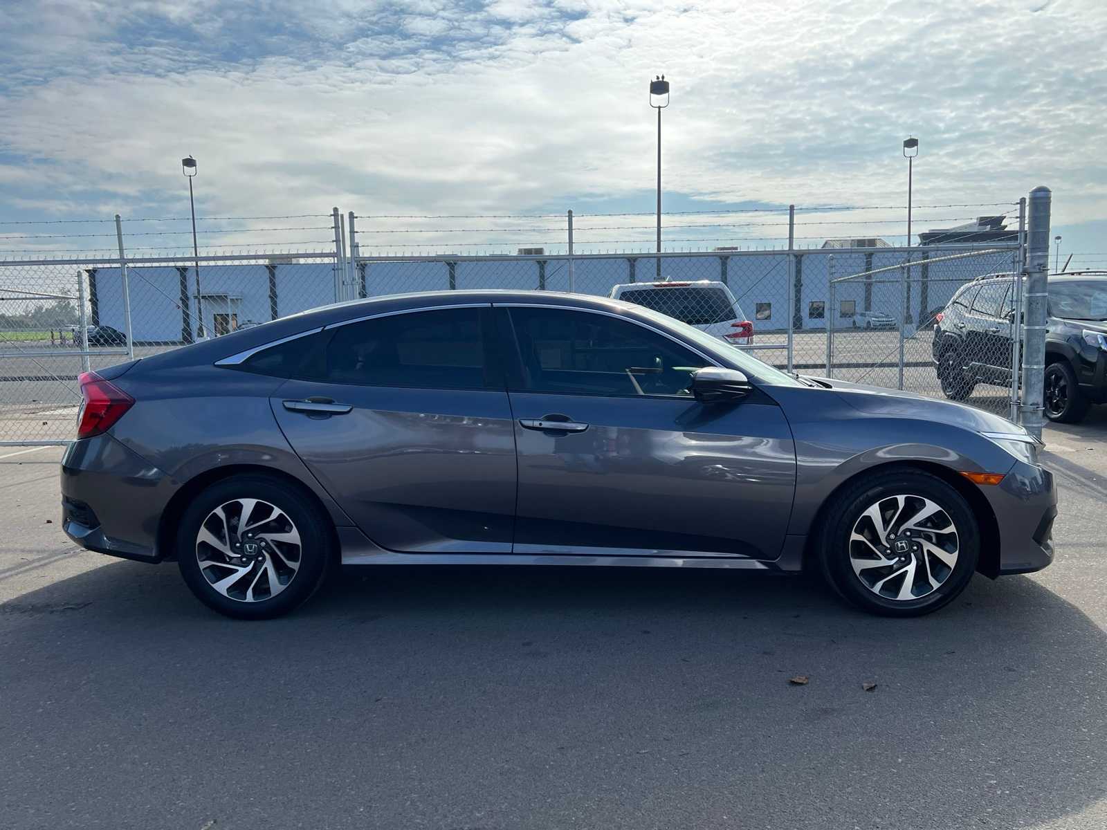 Thumbnail: 2016 Honda Civic - 9