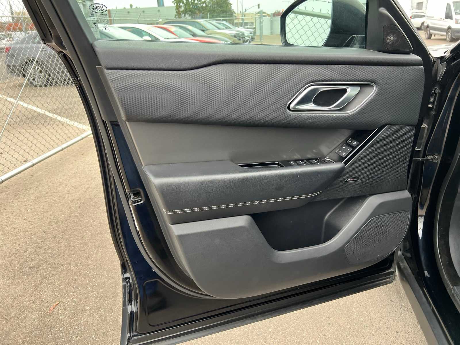 Thumbnail: 2020 Land Rover Range Rover Velar - 16