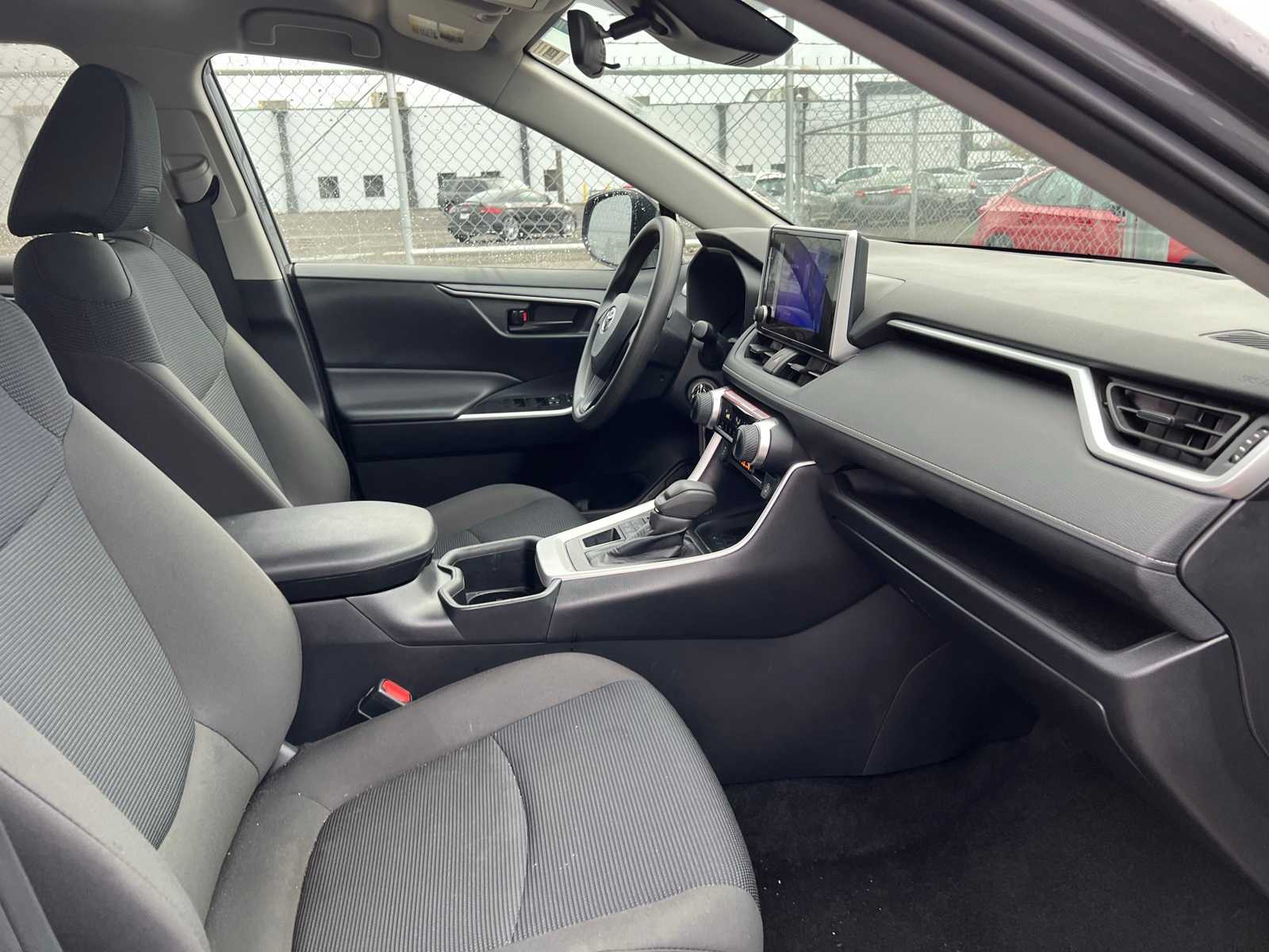 Thumbnail: 2024 Toyota RAV4 - 27