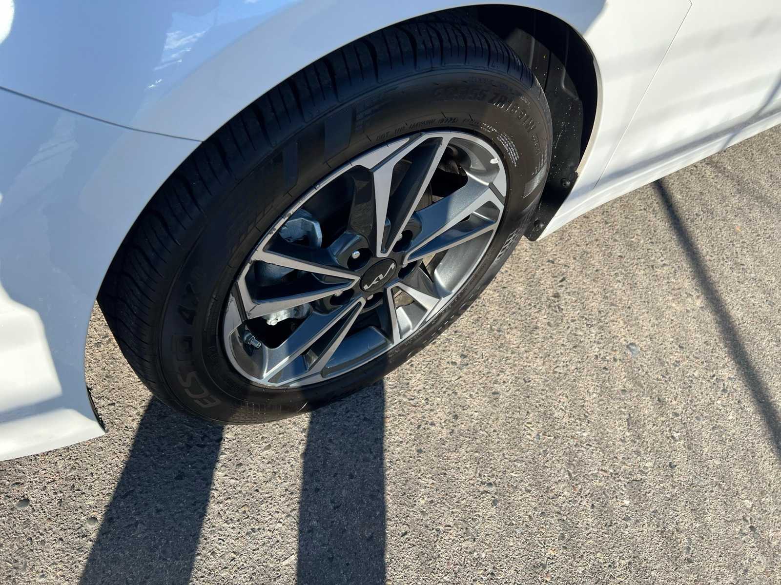 Thumbnail: 2023 Kia Forte - 12