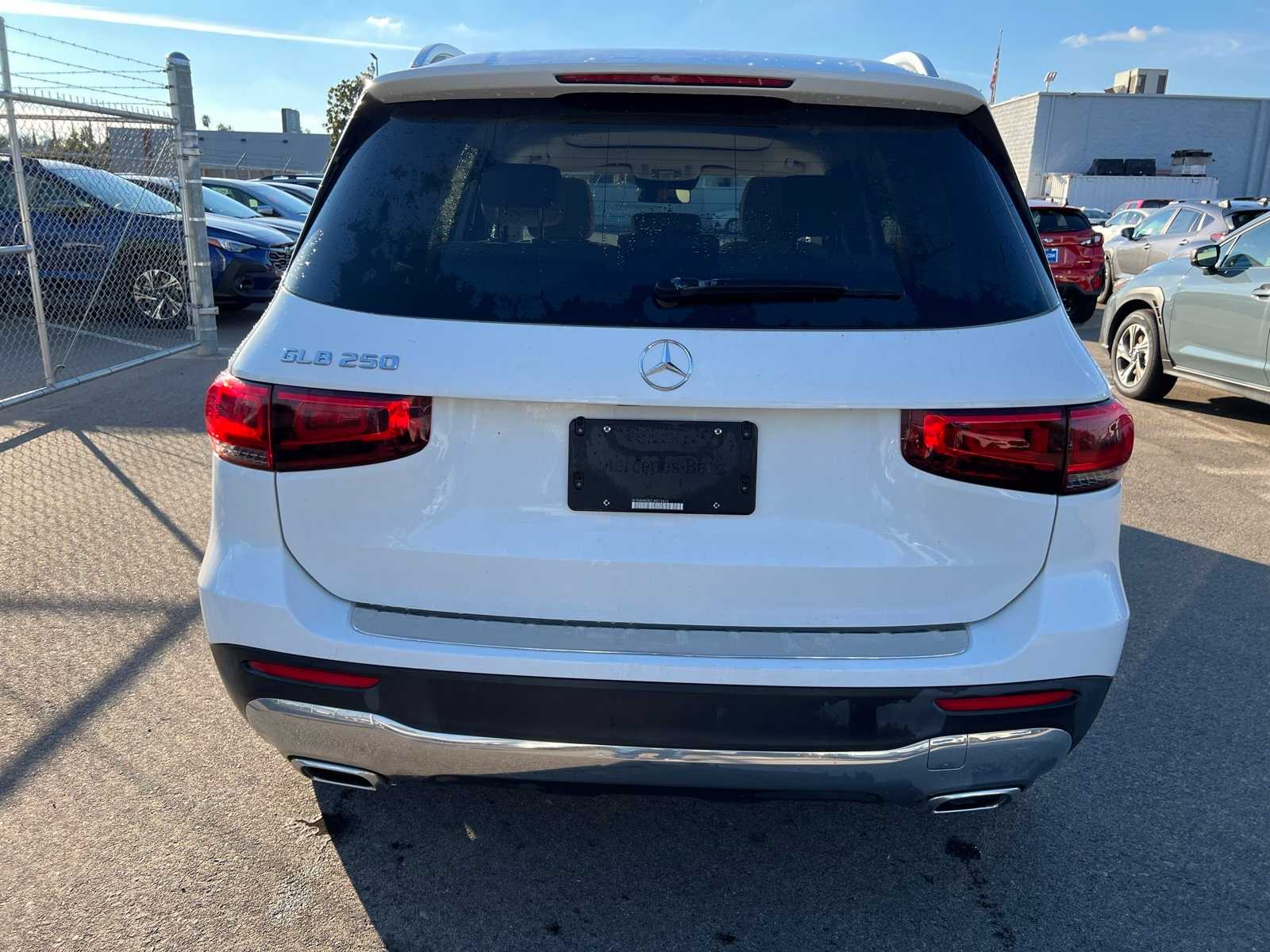 Thumbnail: 2020 Mercedes-Benz GLB - 4