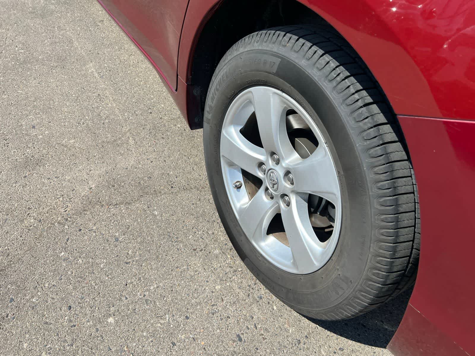 Thumbnail: 2014 Toyota Sienna - 15