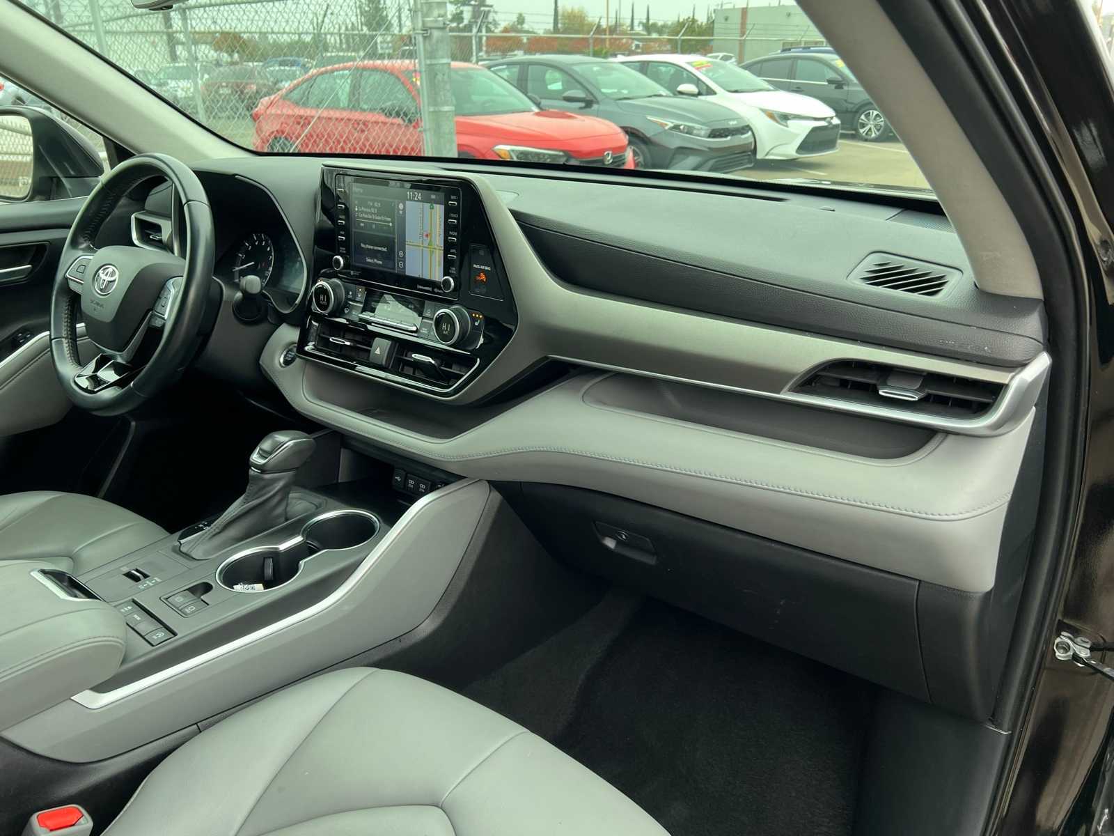 Thumbnail: 2021 Toyota Highlander - 26