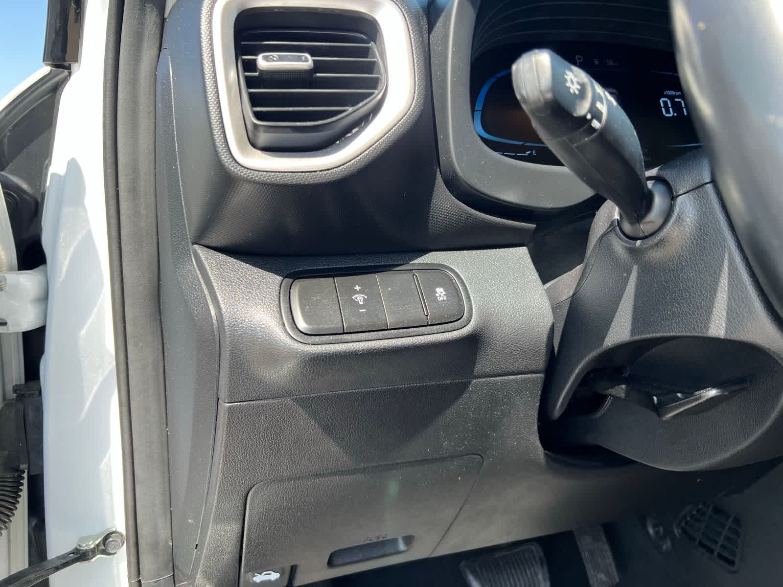 Thumbnail: 2023 Hyundai Venue - 31