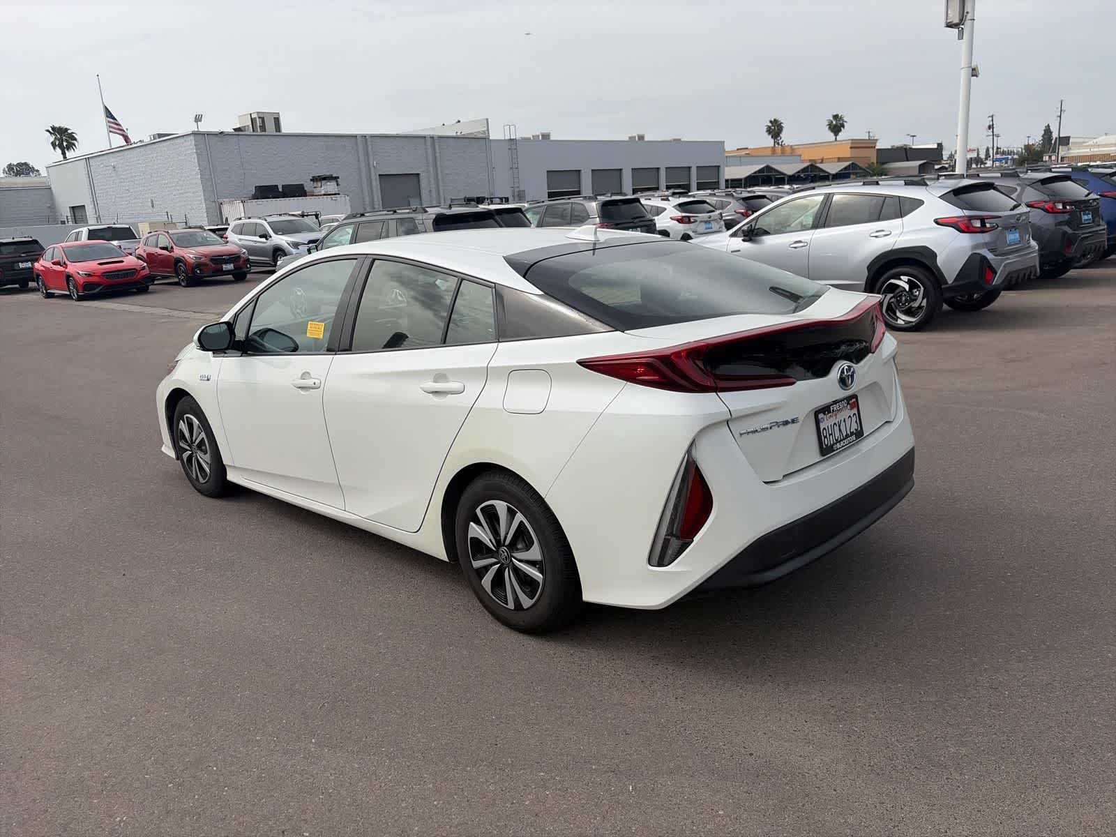 Thumbnail: 2018 Toyota Prius Prime - 19