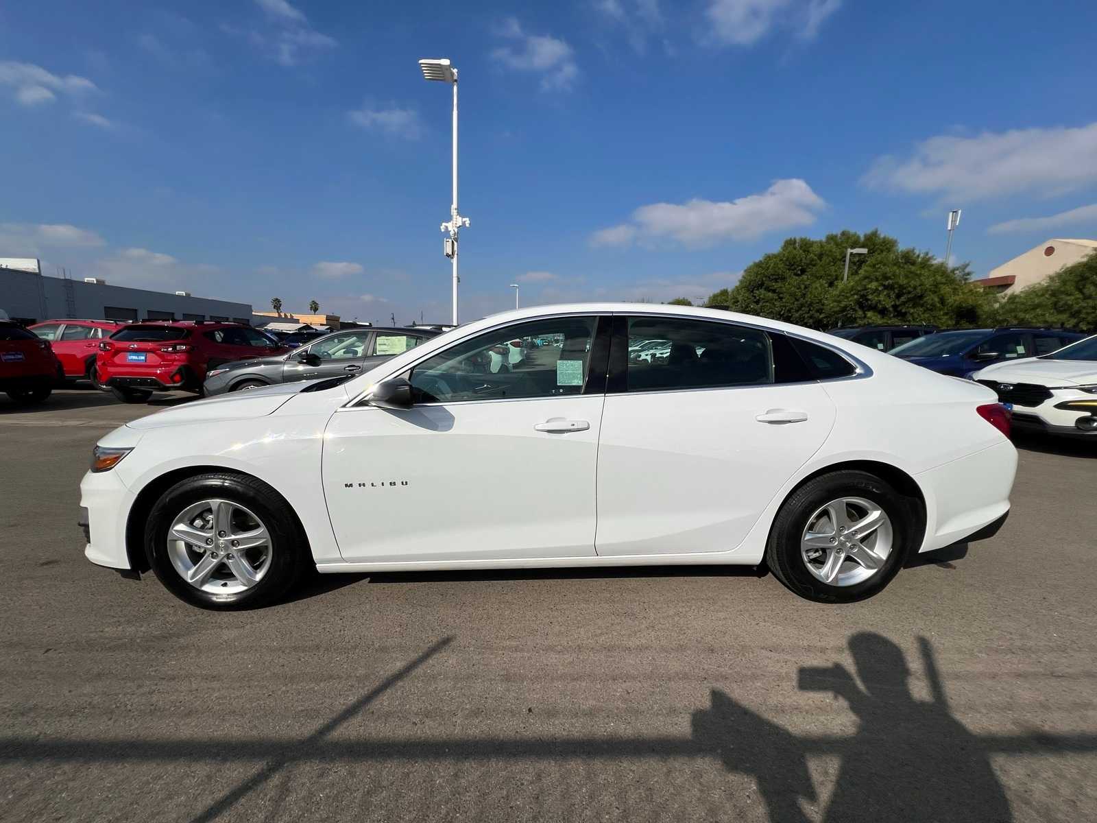 Thumbnail: 2022 Chevrolet Malibu - 2