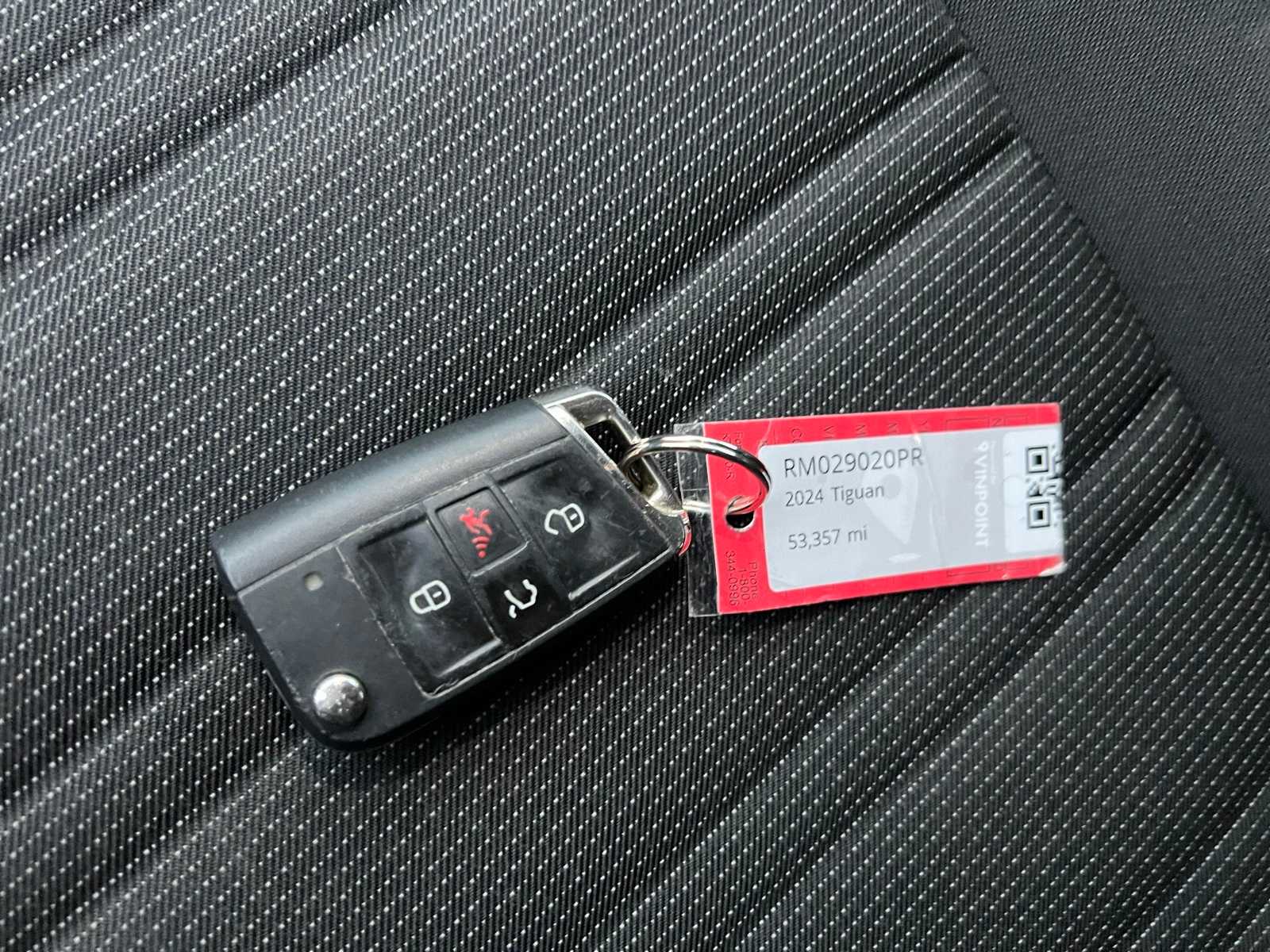 Thumbnail: 2024 Volkswagen Tiguan - 44