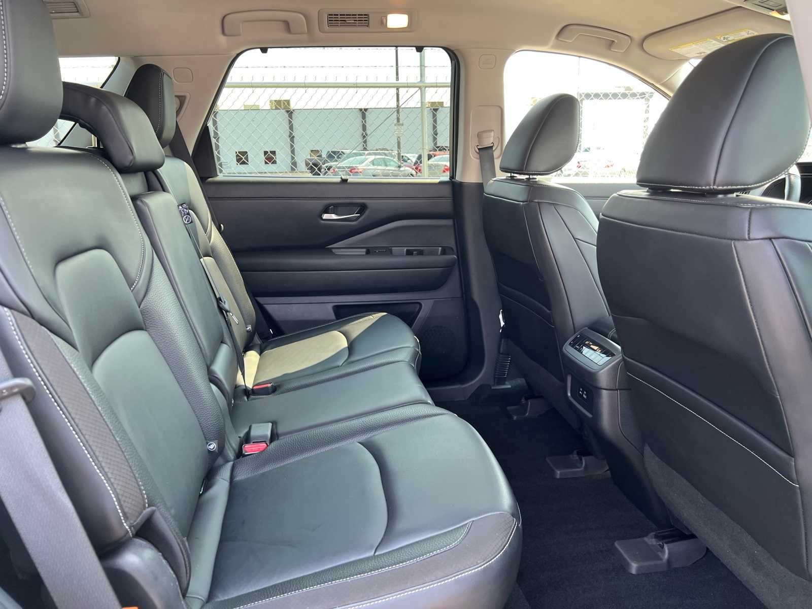 Thumbnail: 2022 Nissan Pathfinder - 23