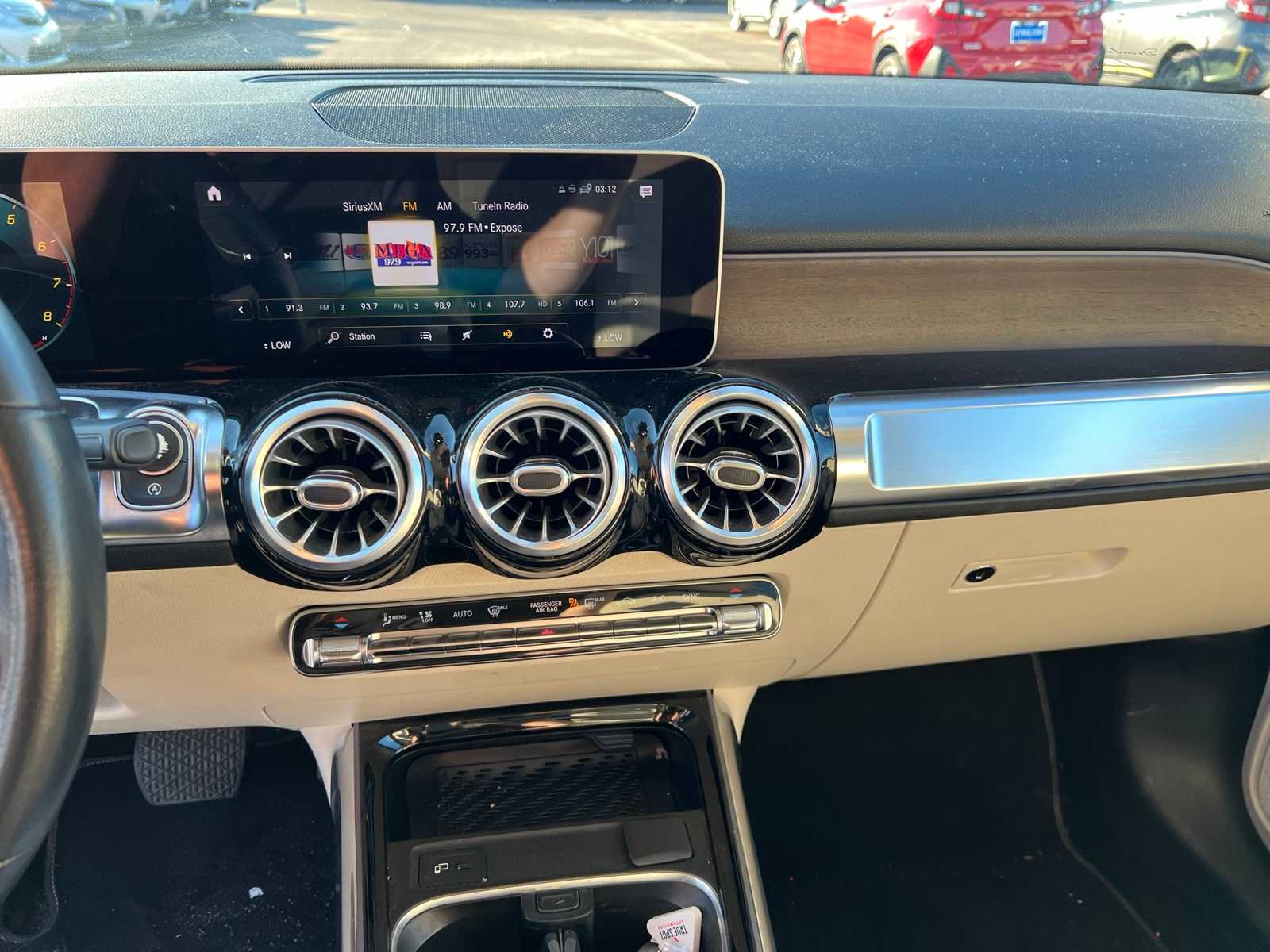 Thumbnail: 2020 Mercedes-Benz GLB - 30