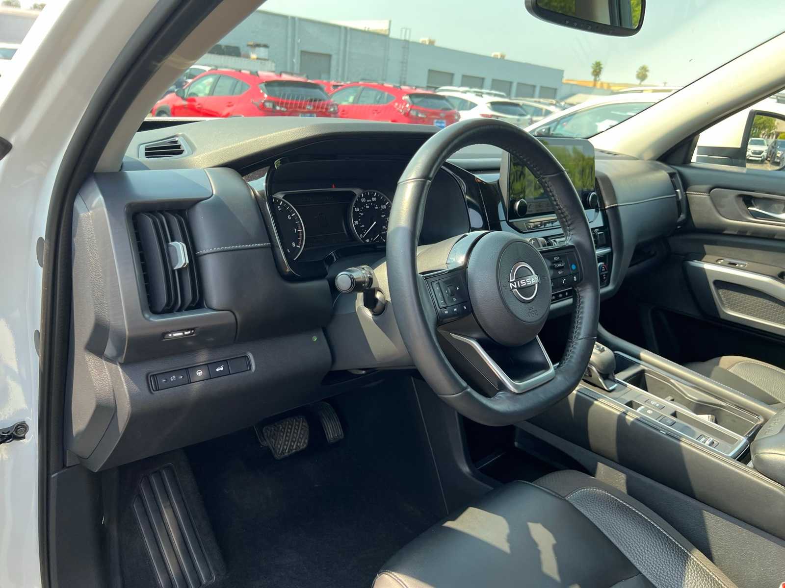 Thumbnail: 2022 Nissan Pathfinder - 14