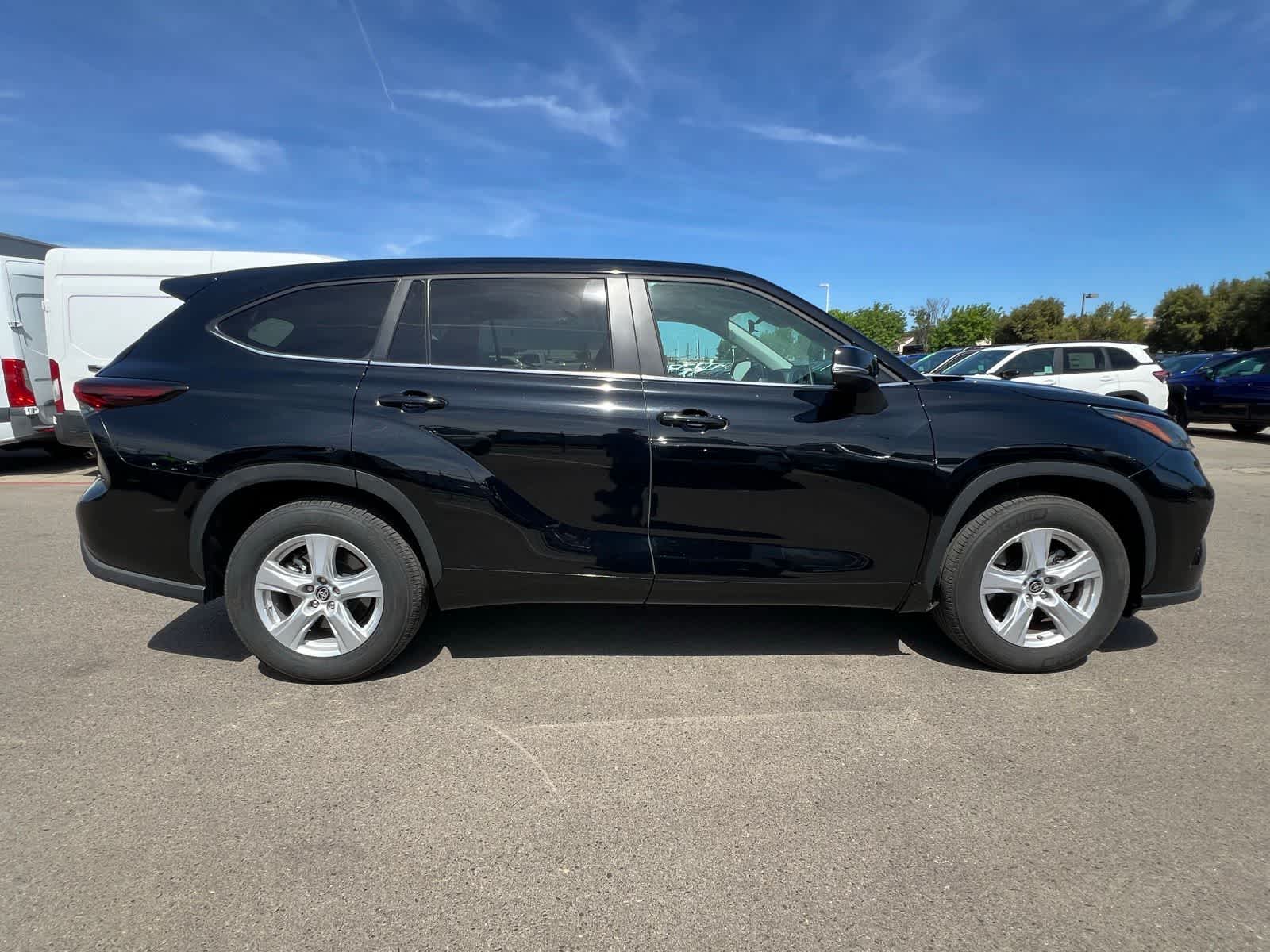 Thumbnail: 2025 Toyota Highlander - 10