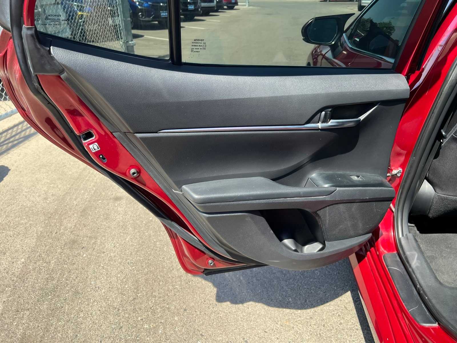 Thumbnail: 2019 Toyota Camry - 18