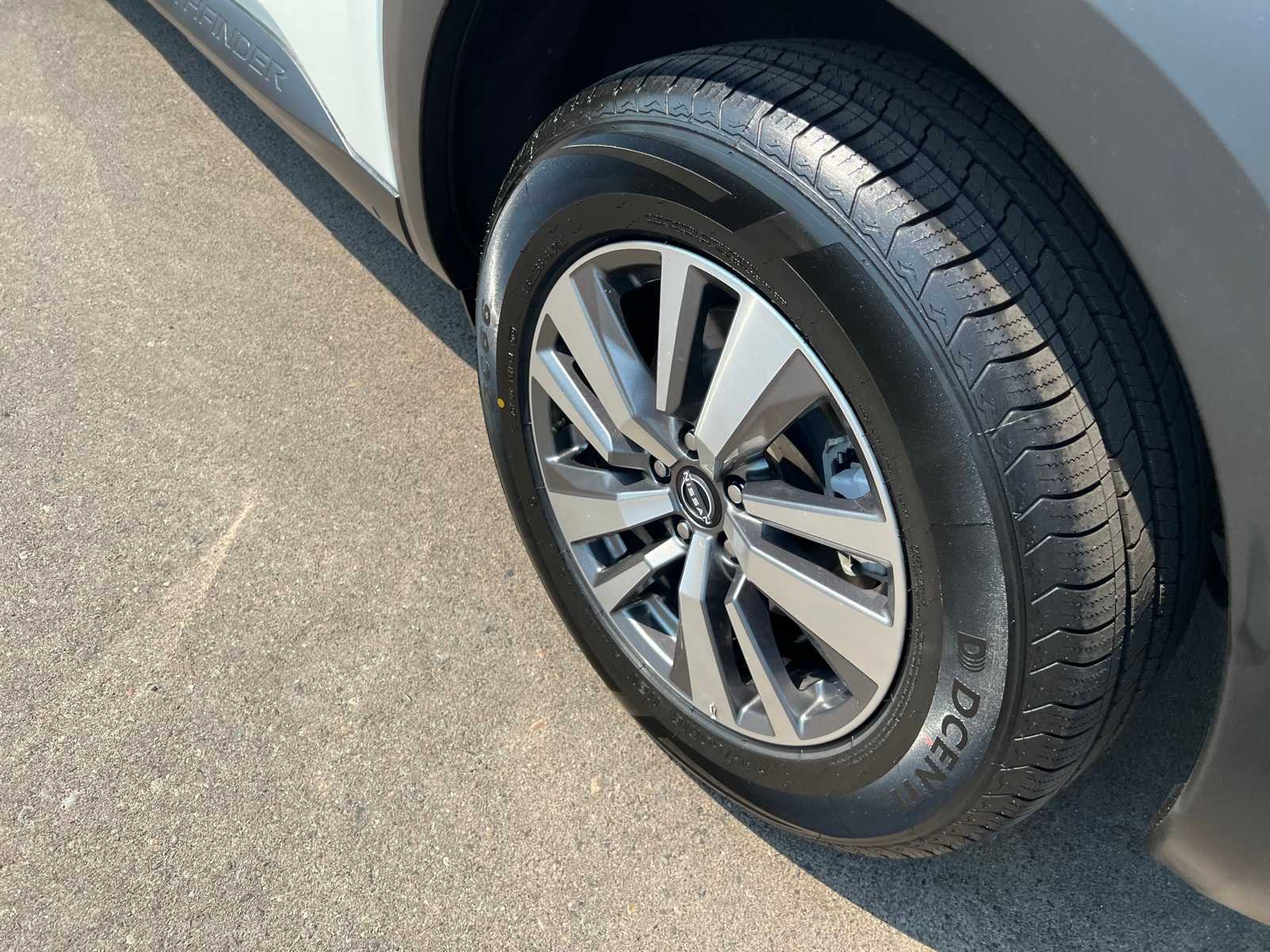 Thumbnail: 2022 Nissan Pathfinder - 17