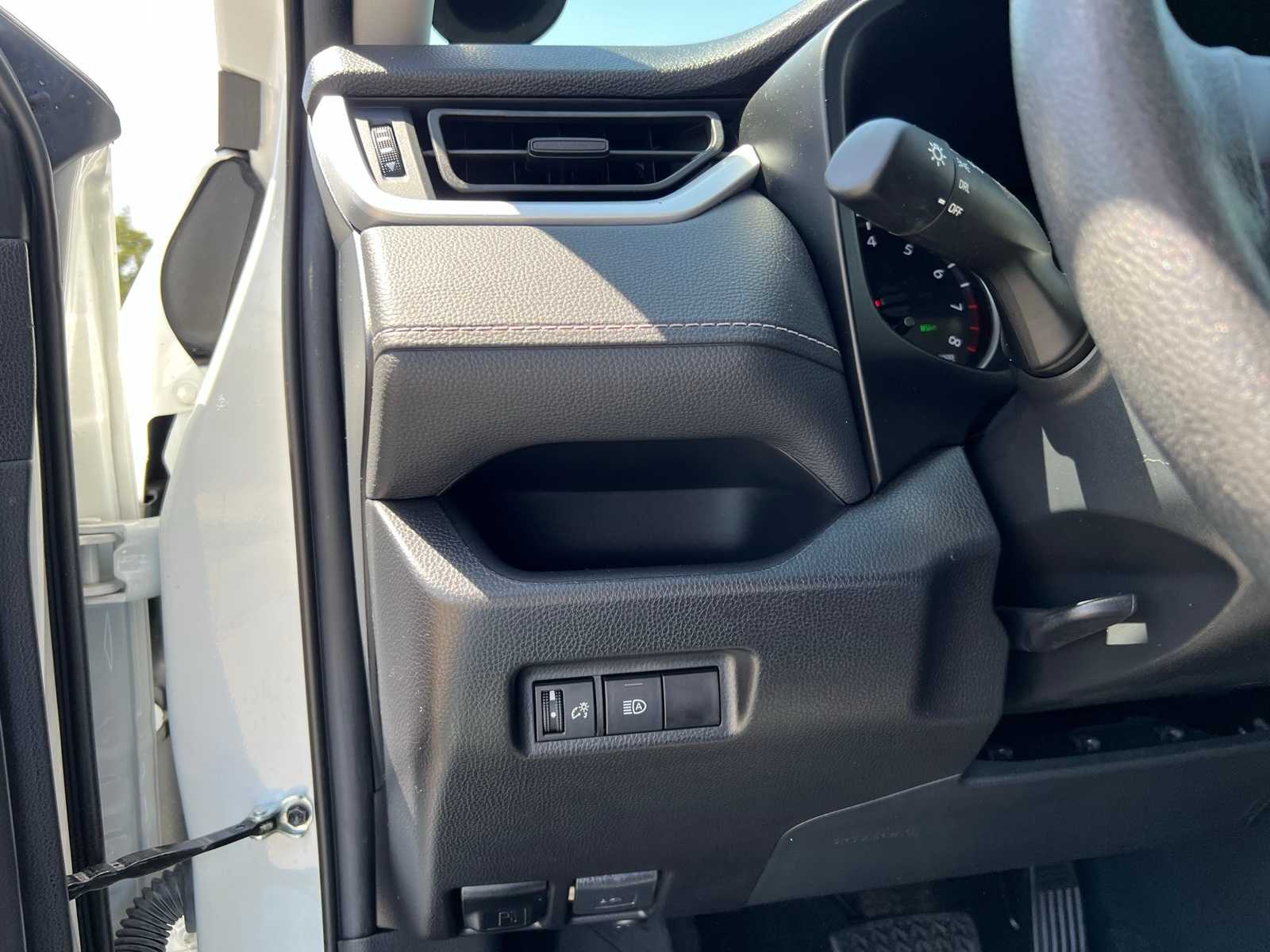 Thumbnail: 2021 Toyota RAV4 - 29
