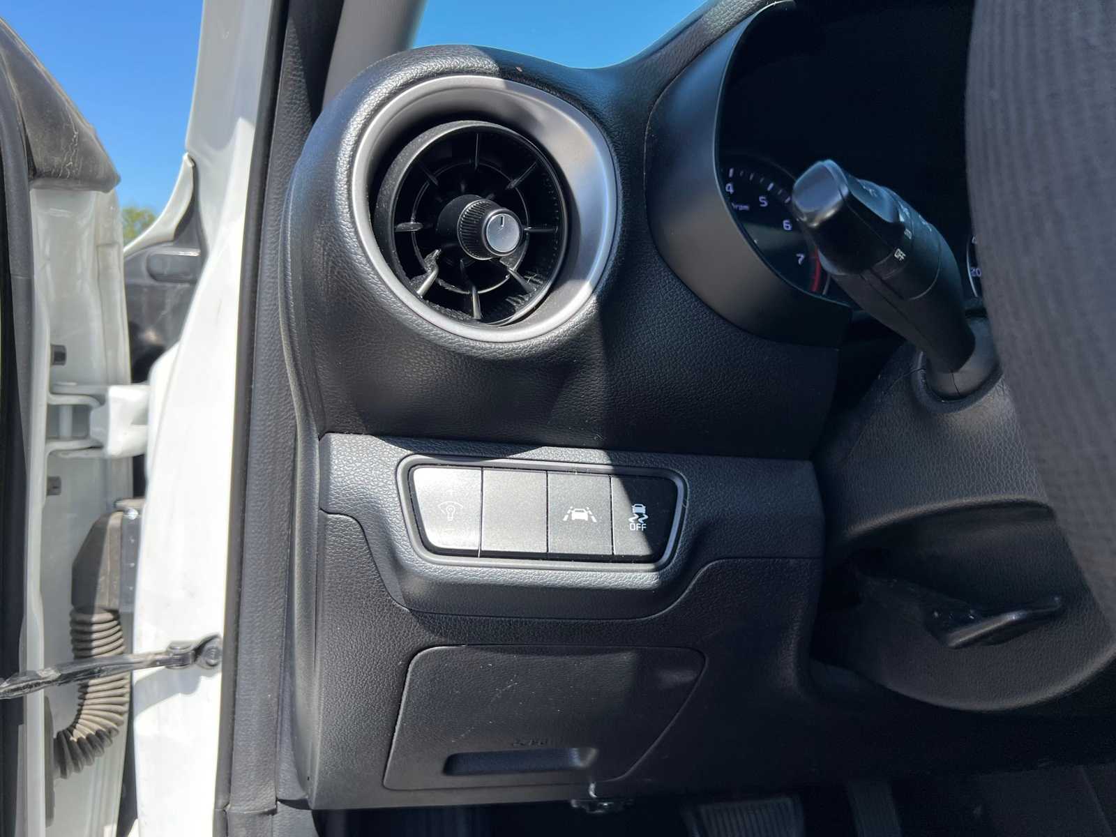 2019 Kia Forte FE 27
