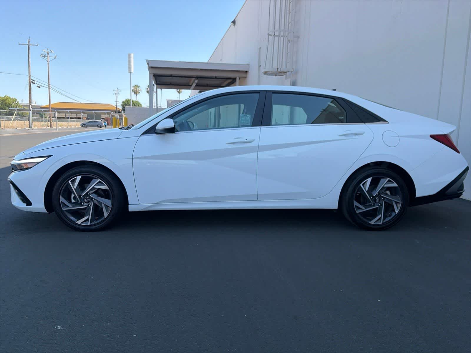 Thumbnail: 2025 Hyundai Elantra - 13