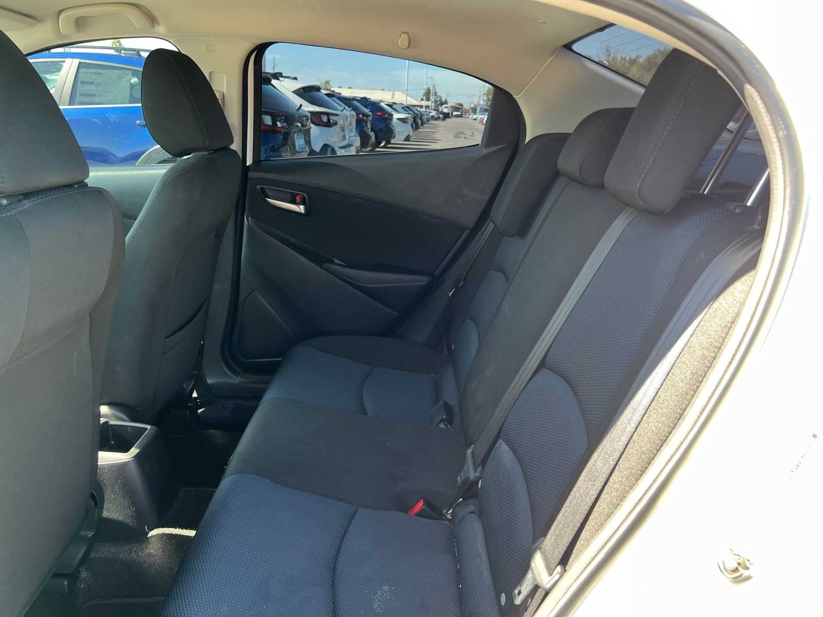 Thumbnail: 2019 Toyota Yaris - 17