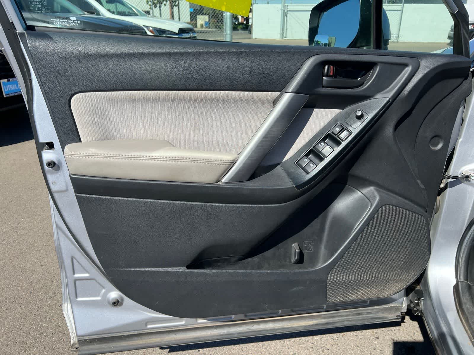 Thumbnail: 2016 Subaru Forester - 16