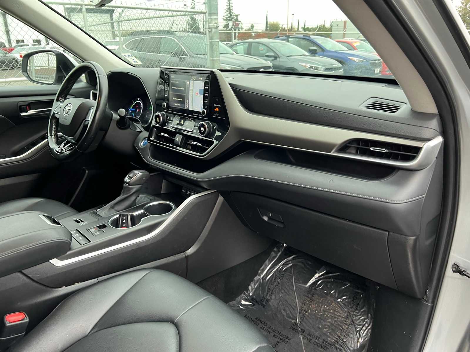 Thumbnail: 2021 Toyota Highlander - 27