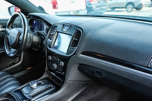 Thumbnail: 2018 Chrysler 300 - 17