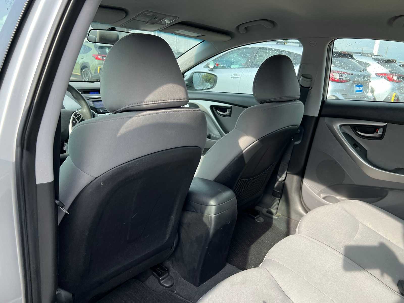 Thumbnail: 2012 Hyundai Elantra - 17