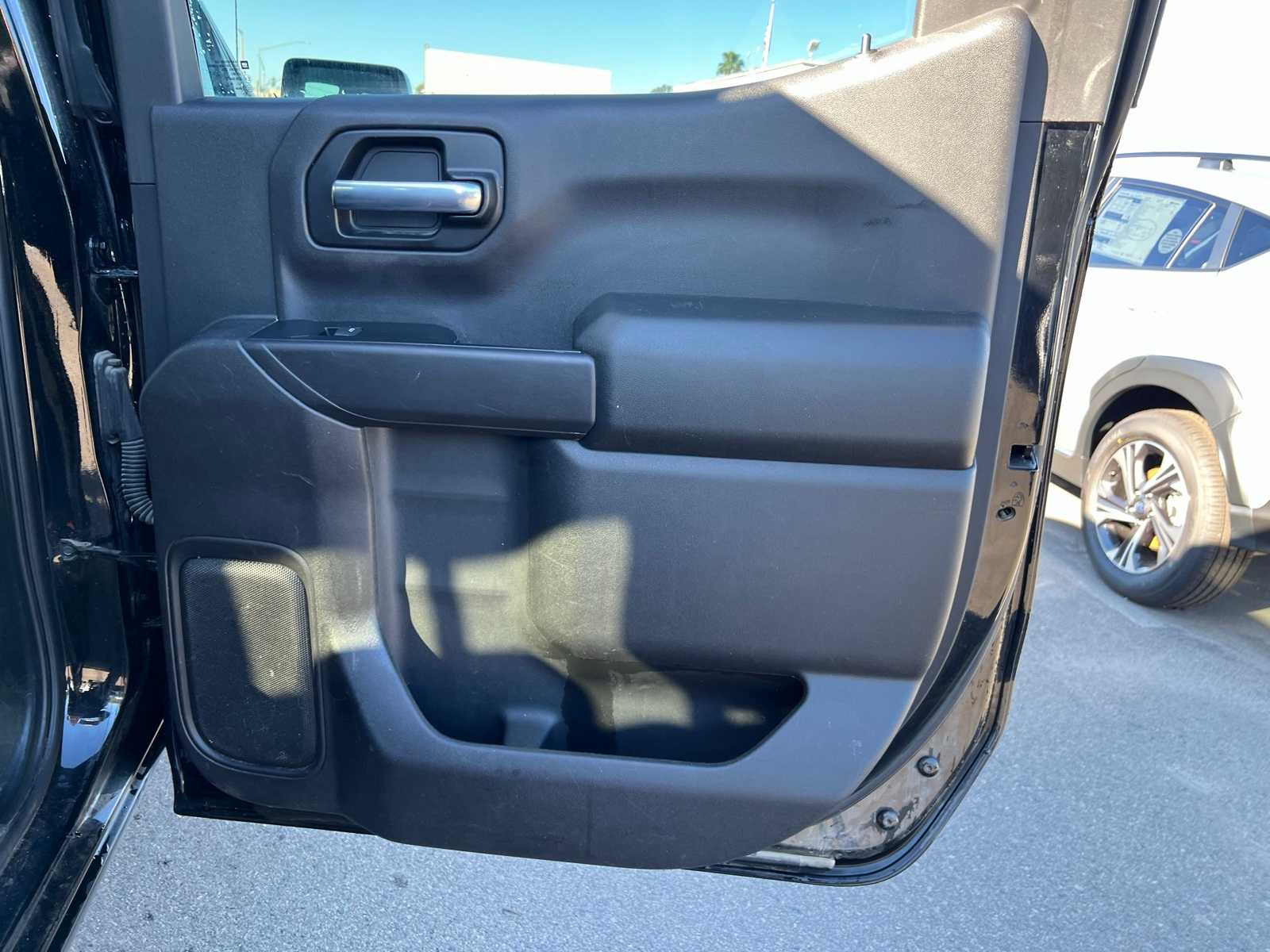 Thumbnail: 2020 Chevrolet Silverado 1500 - 23