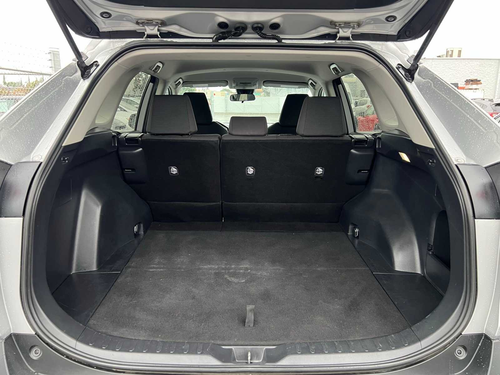 Thumbnail: 2022 Toyota RAV4 - 8