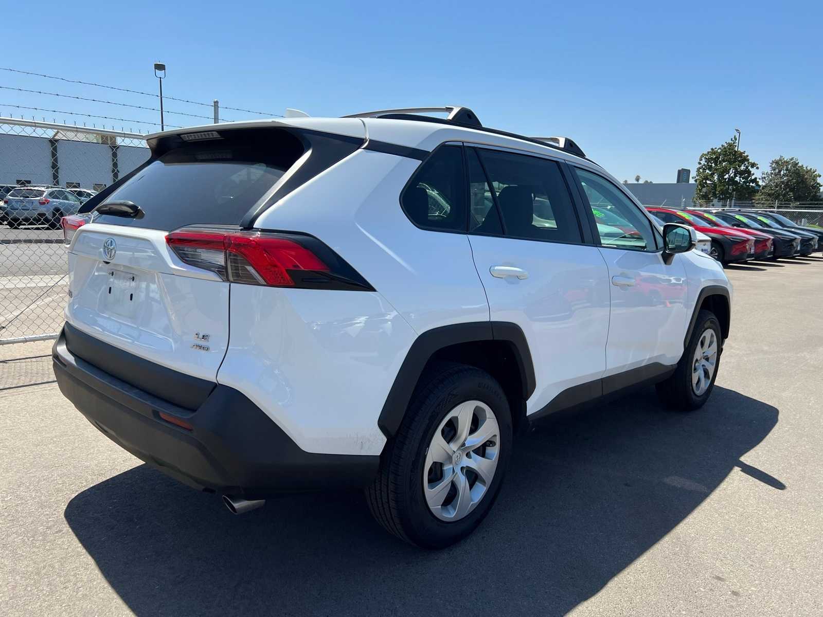 Thumbnail: 2021 Toyota RAV4 - 9