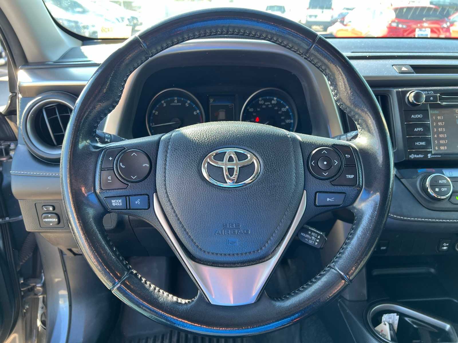 Thumbnail: 2018 Toyota RAV4 - 30