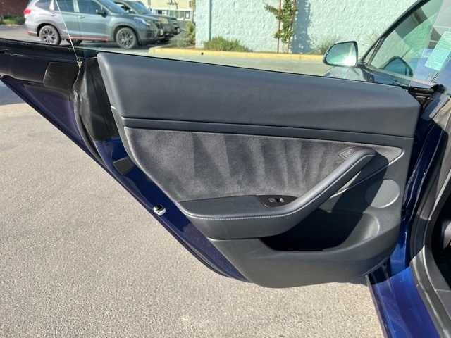 Thumbnail: 2022 Tesla Model 3 - 18