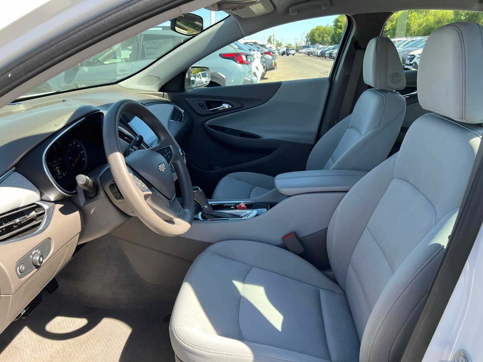 Thumbnail: 2019 Chevrolet Malibu - 14