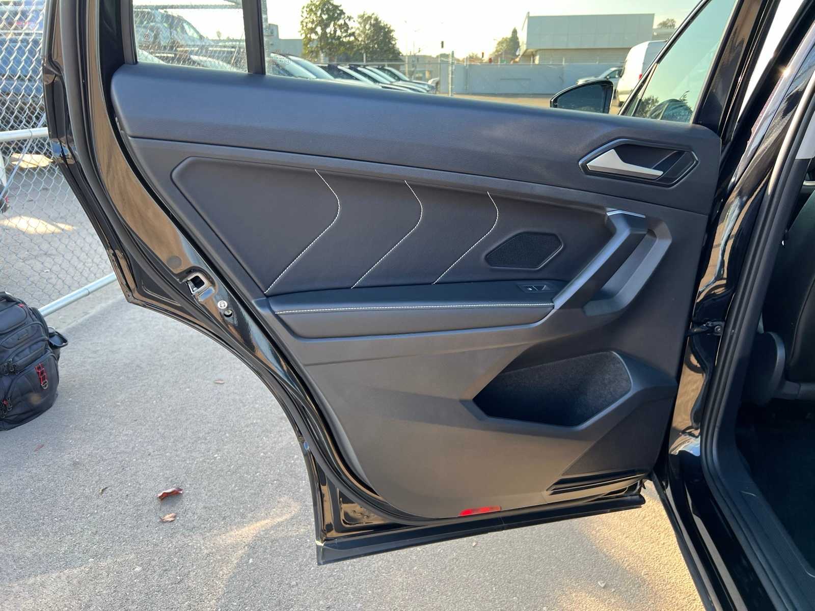 Thumbnail: 2023 Volkswagen Tiguan - 19