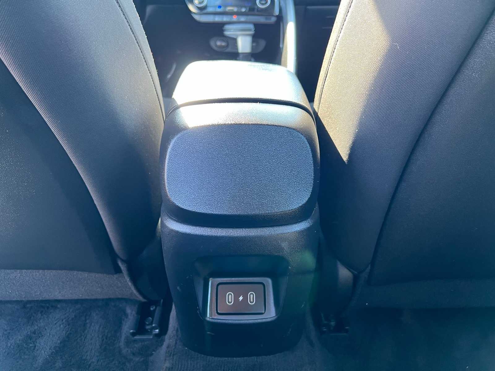 Thumbnail: 2024 Hyundai Elantra - 32