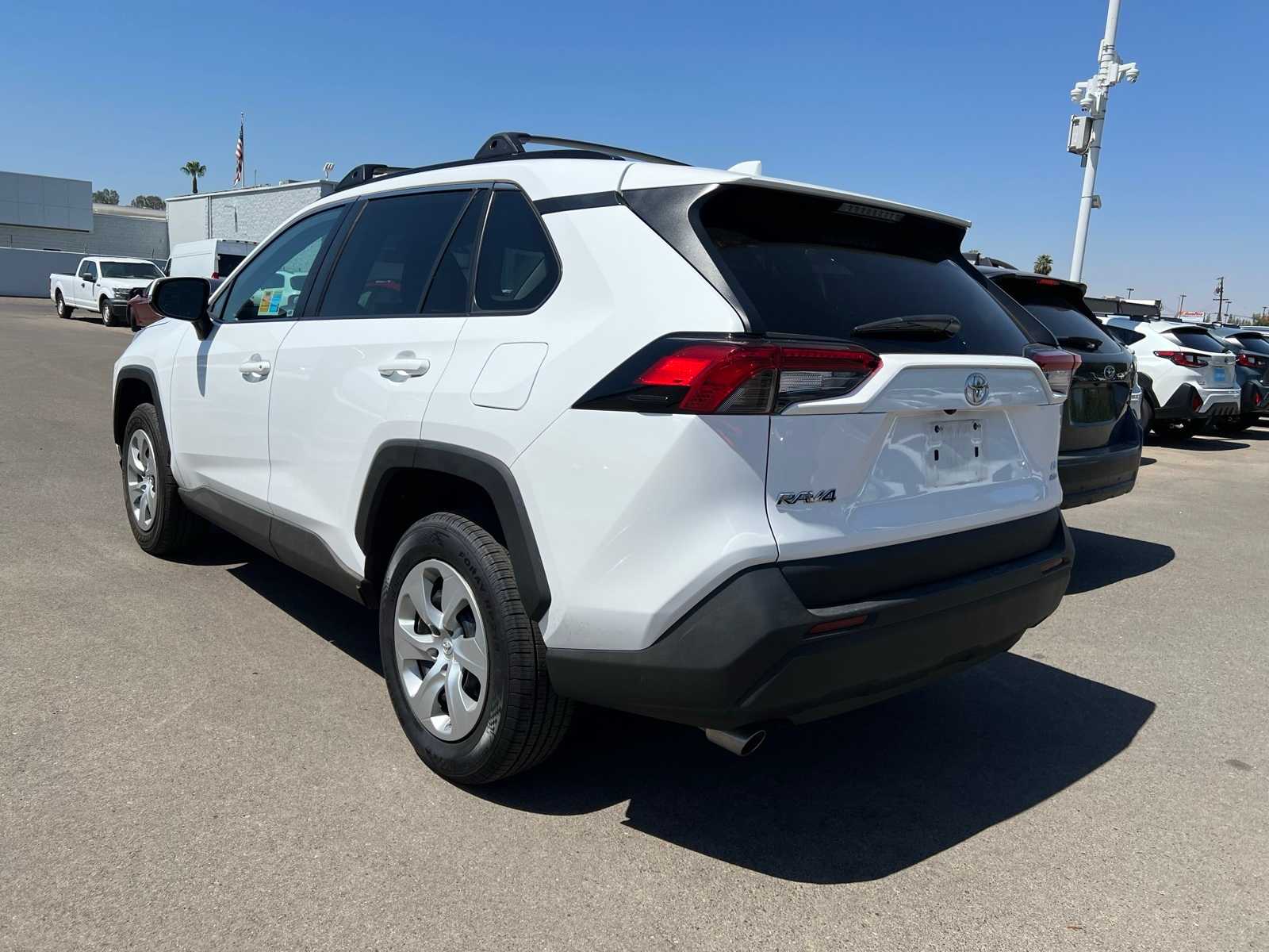 Thumbnail: 2021 Toyota RAV4 - 3