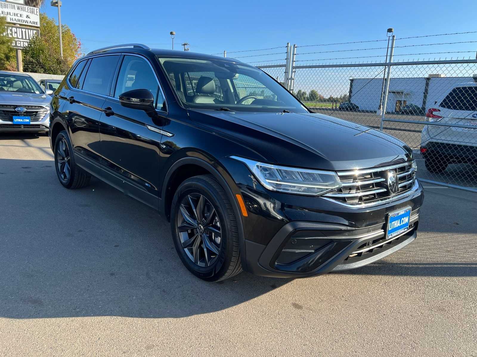 Thumbnail: 2023 Volkswagen Tiguan - 10