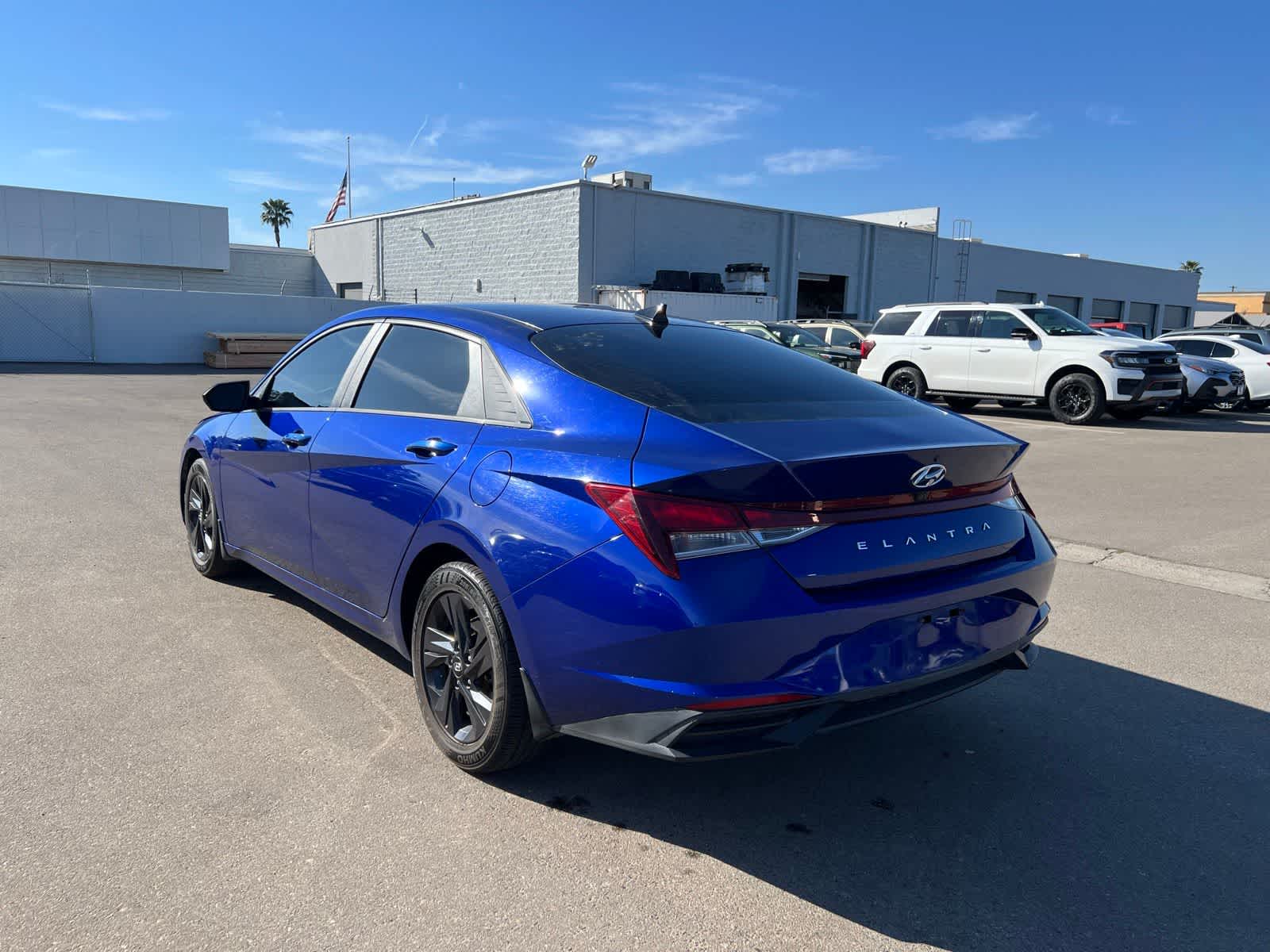 Thumbnail: 2023 Hyundai Elantra - 3