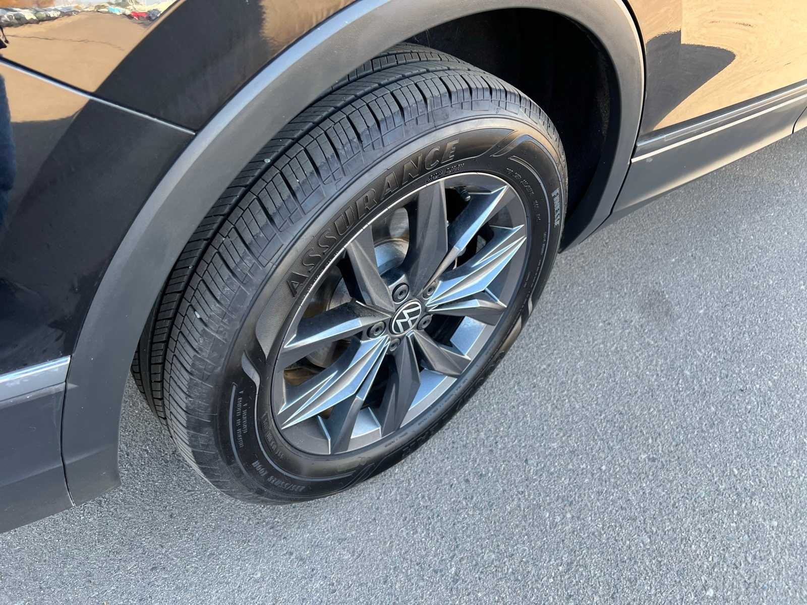 Thumbnail: 2023 Volkswagen Tiguan - 20