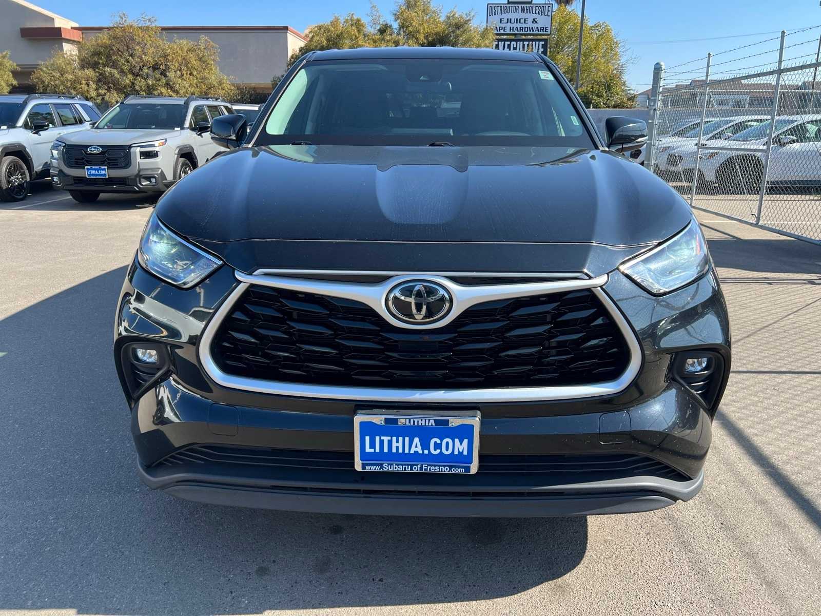 Thumbnail: 2023 Toyota Highlander - 12