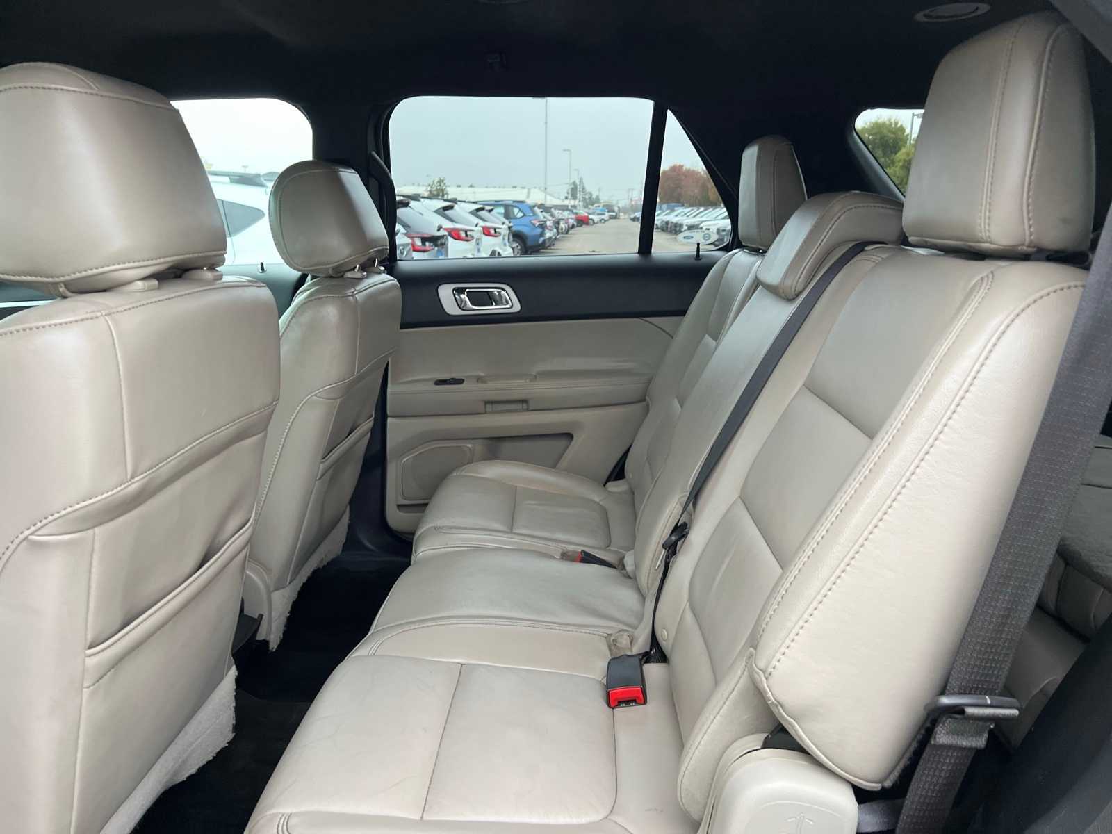 Thumbnail: 2012 Ford Explorer - 18