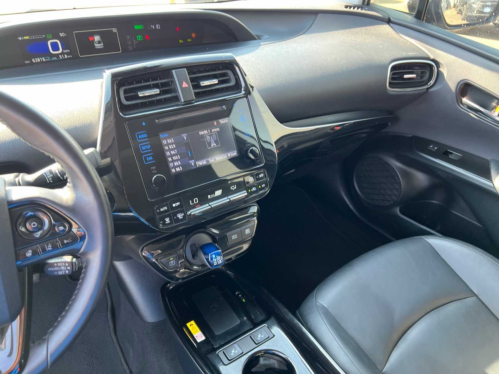 Thumbnail: 2019 Toyota Prius - 32