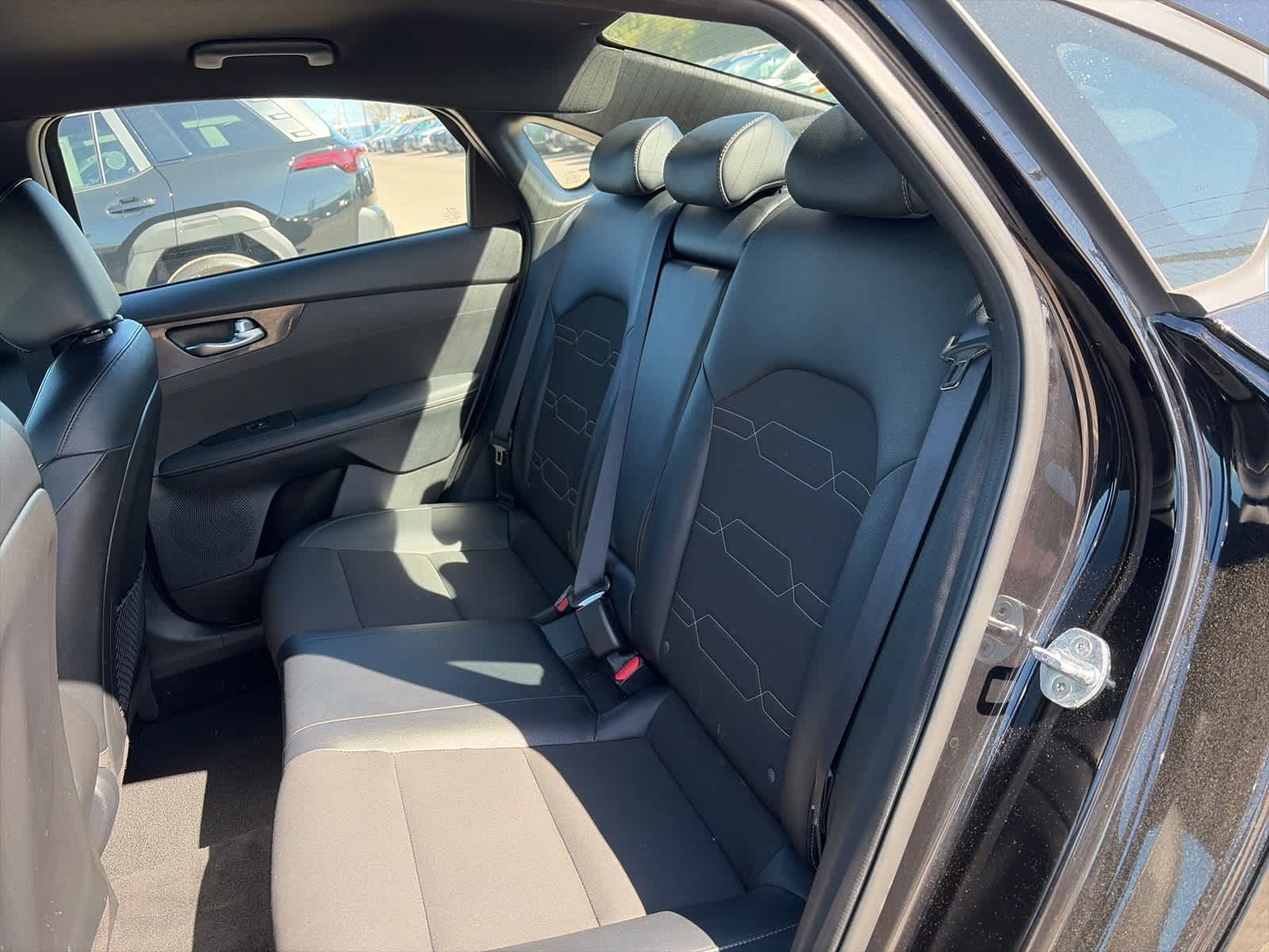 Thumbnail: 2022 Kia Forte - 21